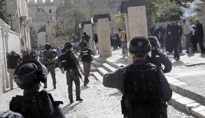 قوات الاحتلال تسمح للمستوطنين اقتحام المسجد الاقصى