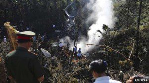 pesawat jatuh di laos