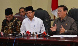 plt-menteri-agama-agung-laksono-kanan-wamenag-nazzaruddin-umar-_140530220616-331