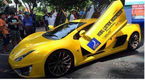 mobil listrik karya Ricky Elson (foto:tabloidku.com)