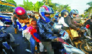 Pemudik pakai motor