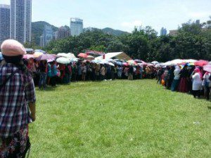 Antrian panjang di TPS Hongkong (foto:Detik)