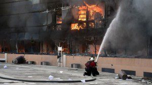 kantor gubernur terbakar