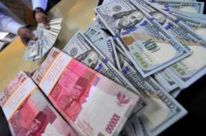 uang dollar rupiah