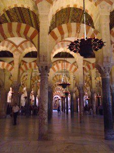 Arsitektur di dalam Mosque-Cathedral