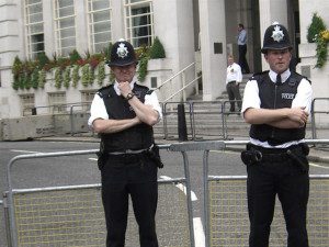 london_police-4e29864-intro