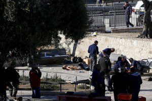 pejuang palestina tertembak