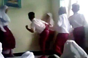 bullying-anak-sd-di-bukit-tinggi